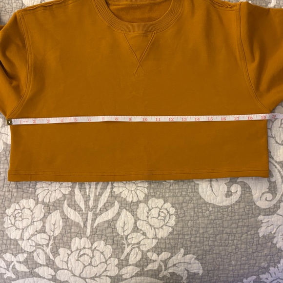 Lululemon All Yours Cropped Crew ~ Fools Gold ~ Size 4/6 - Picture 4 of 5